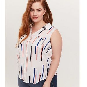 TORRID WHITE & MULTI LINE BUTTON FRONT TANK